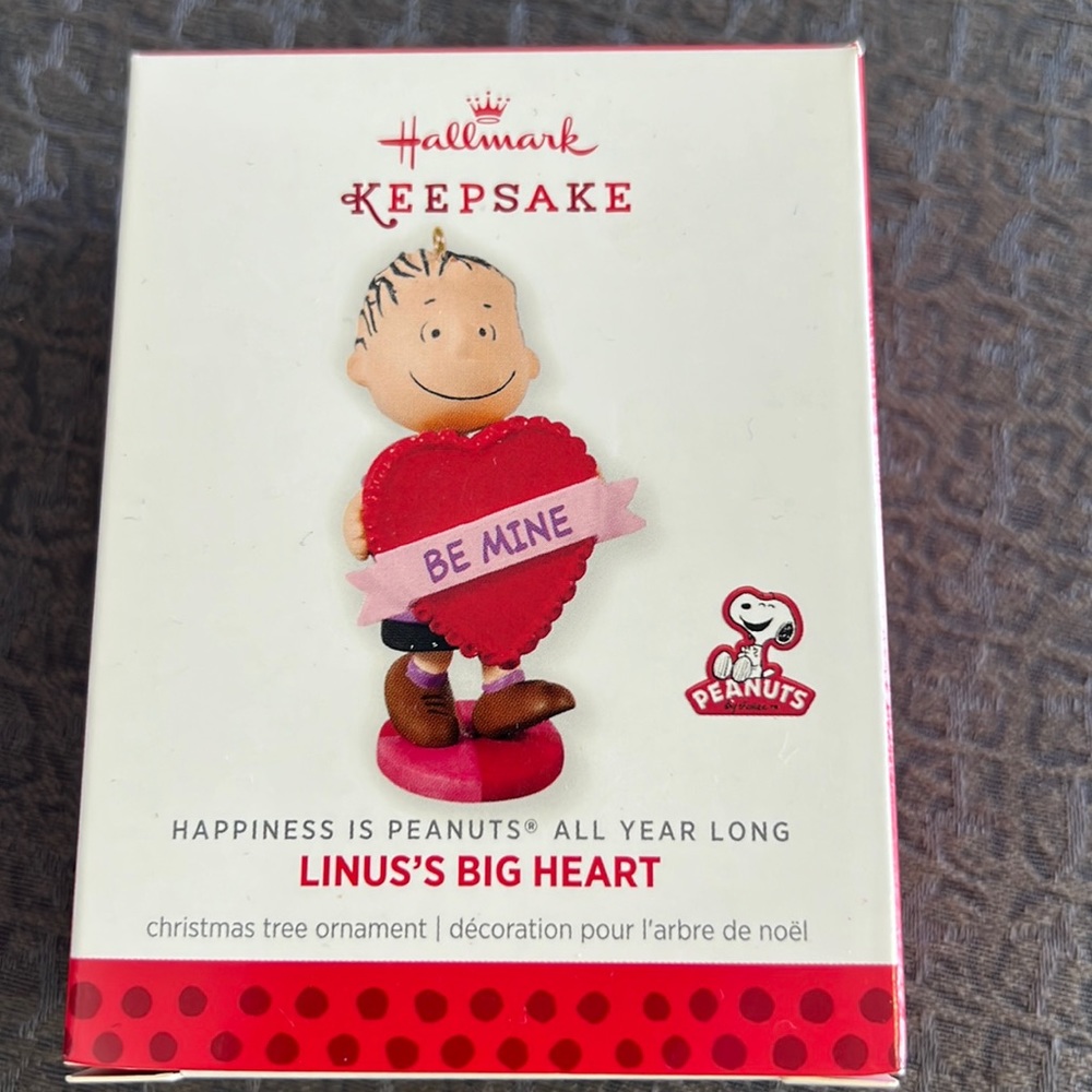 New in box hallmark keepsake ornament “Linus’s big heart”